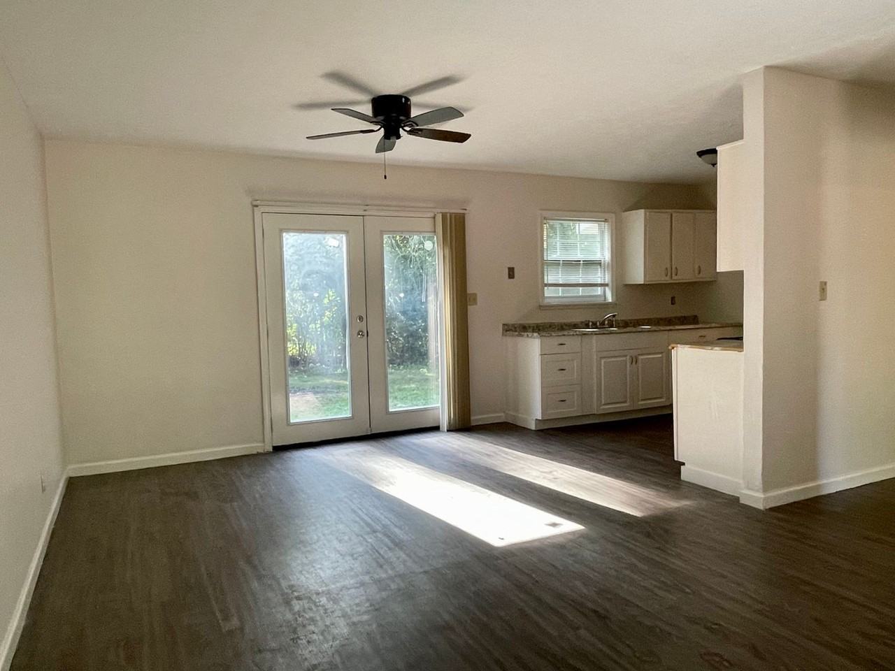 8832 E Bourne Dr - Photo 2 of 9