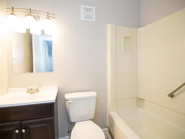 620 Maryland Ave #11 - Photo 2 of 10