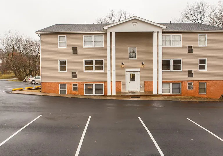 620 Maryland Ave #11 - Photo 4 of 10