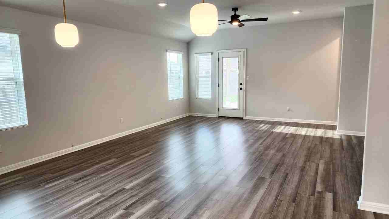 704 Giorgio Moroder Dr #1 - Photo 5 of 10