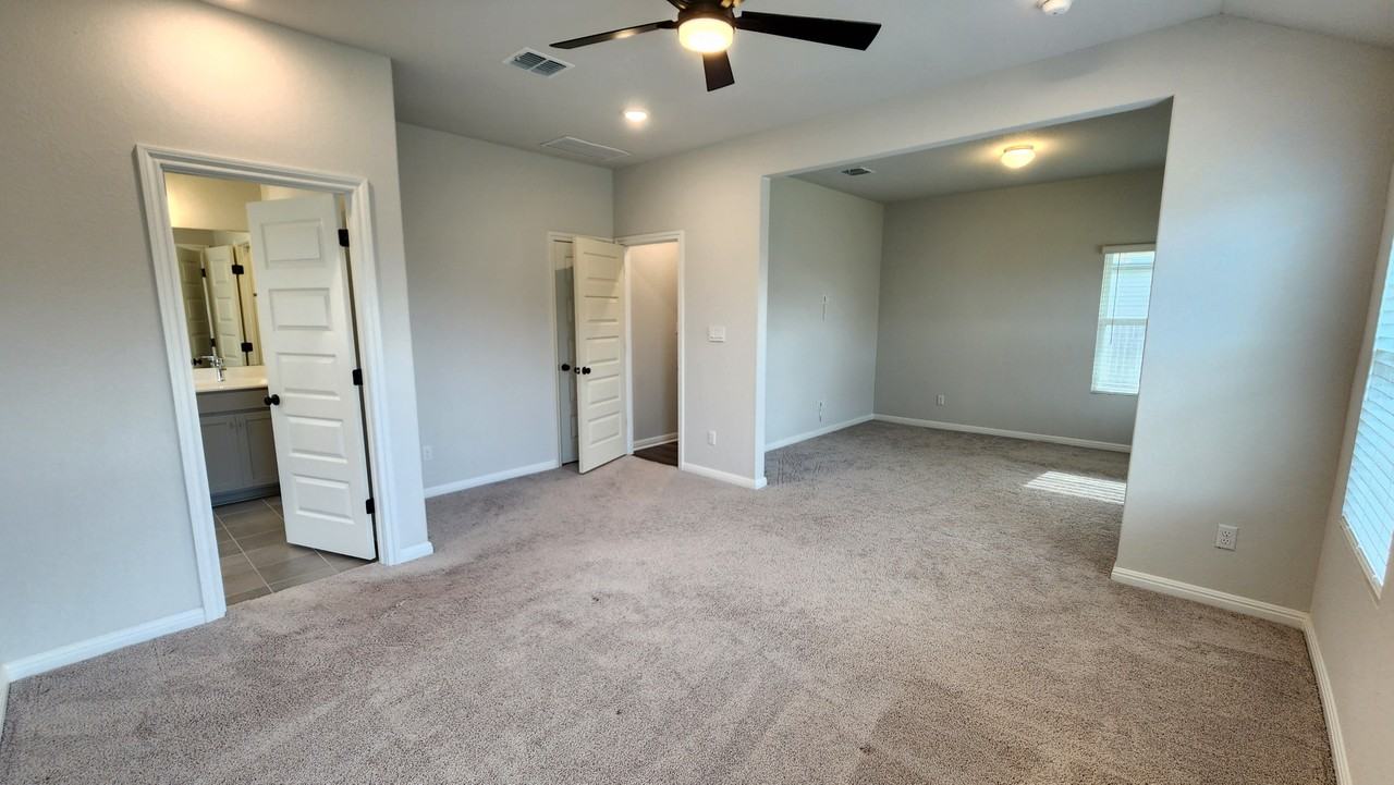 704 Giorgio Moroder Dr #1 - Photo 7 of 10