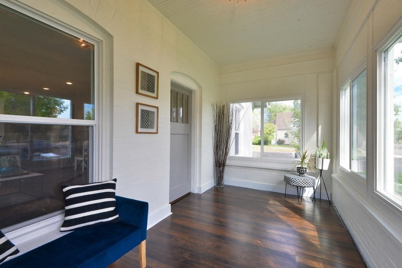 303 Smith St - Photo 6 of 39