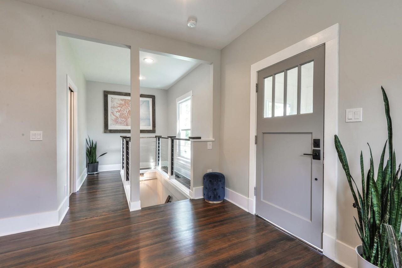 303 Smith St - Photo 7 of 39