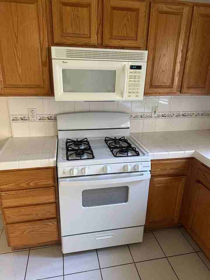 4018 W Elowin Ct - Photo 5 of 12