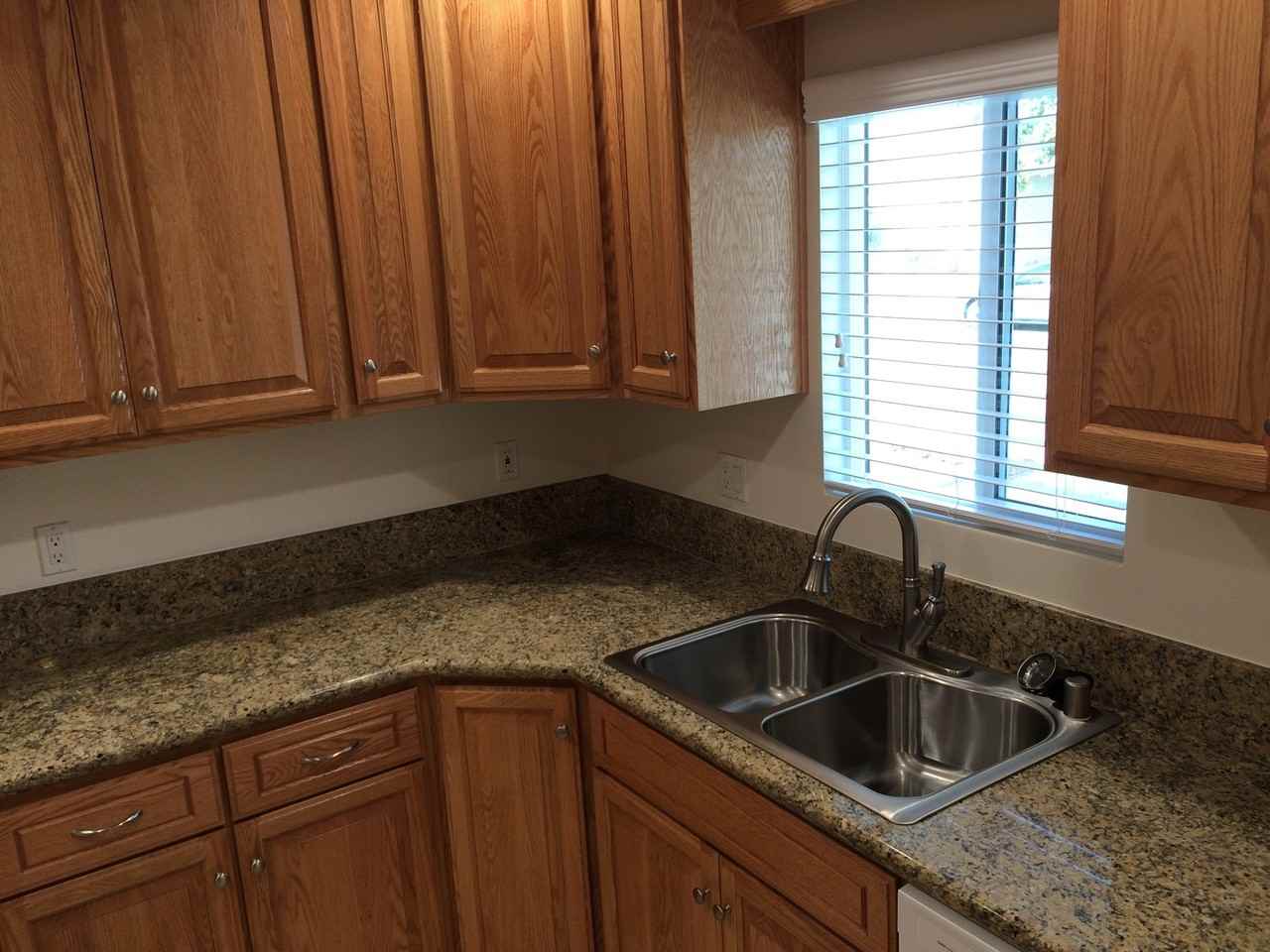 6136 Coldbrook Ave - Photo 2 of 10