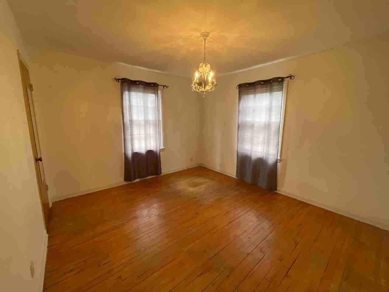 241 Boughey St - Photo 7 of 22