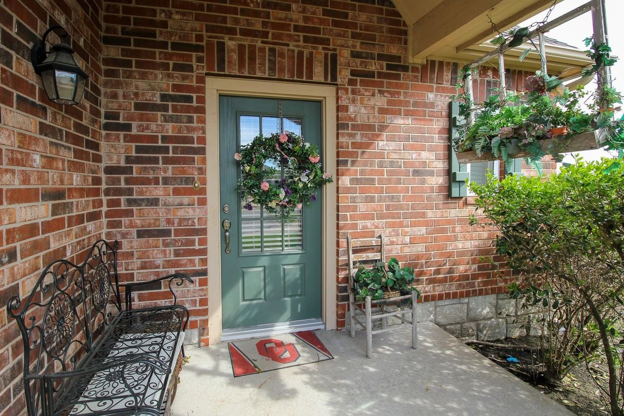 12007 S Redbud St - Photo 3 of 35