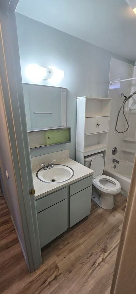 4207 Laverne Ave - Photo 6 of 9