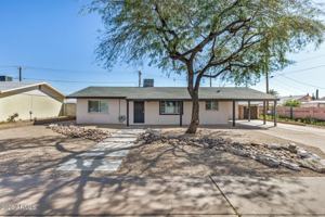 featured image of 605 N Saguaro