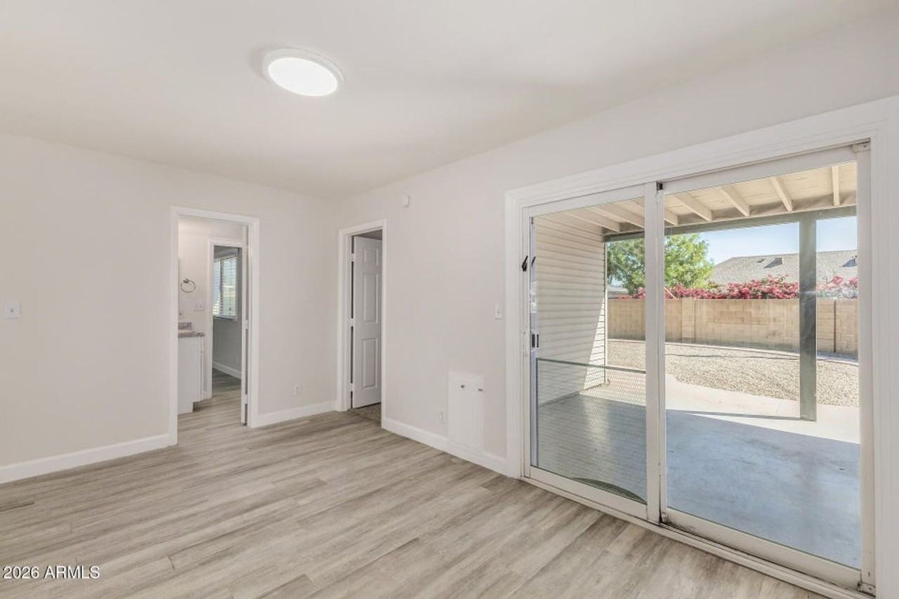 605 N Saguaro - Photo 5 of 19