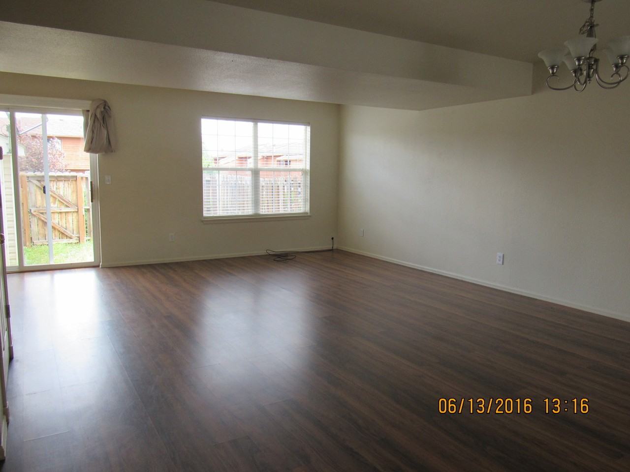 934 W 24th St - Photo 3 of 9