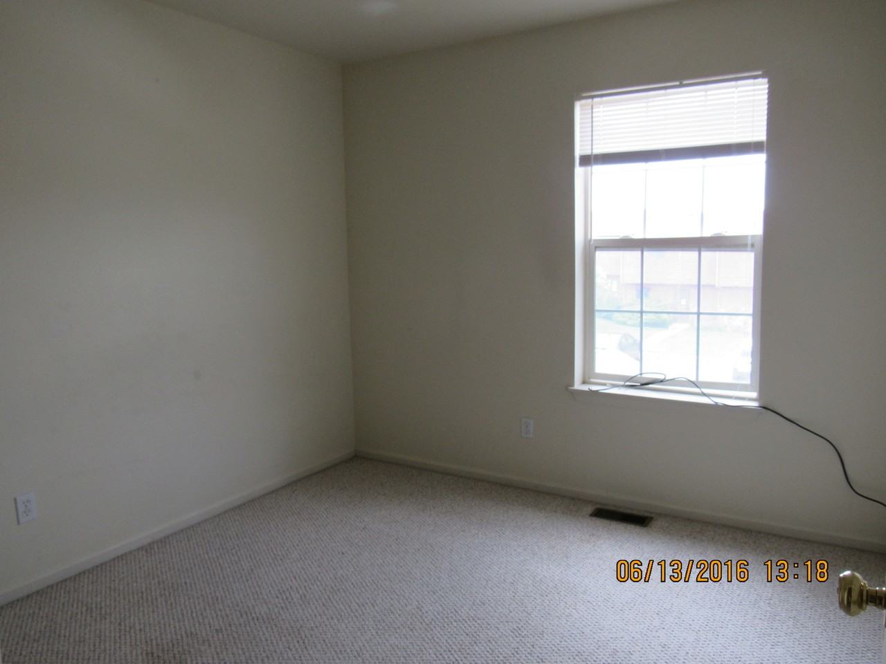 934 W 24th St - Photo 6 of 9