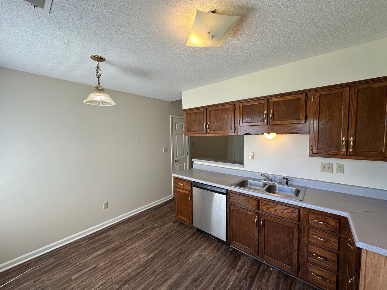 2941 Churchwell Dr - Photo 5 of 18