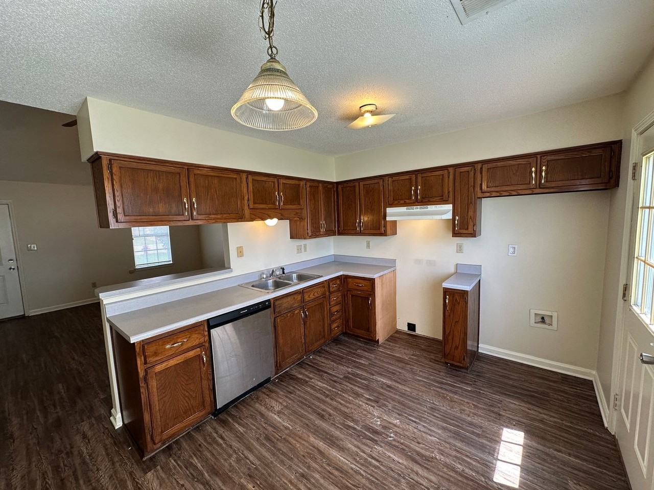 2941 Churchwell Dr - Photo 6 of 18