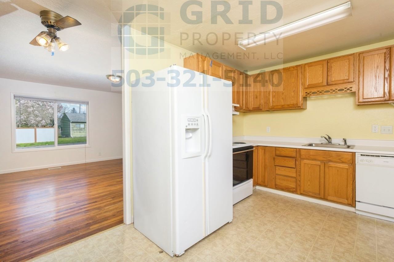 4919 Ne 86th Ave - Photo 4 of 19