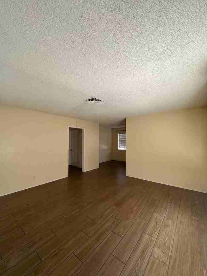 4376 Bramblewood St - Photo 3 of 25