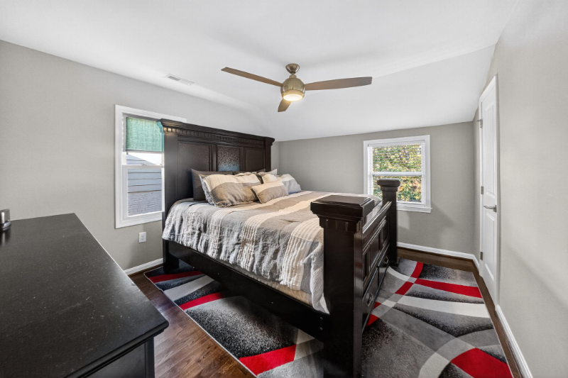 5211 Jay St Ne - Photo 7 of 17