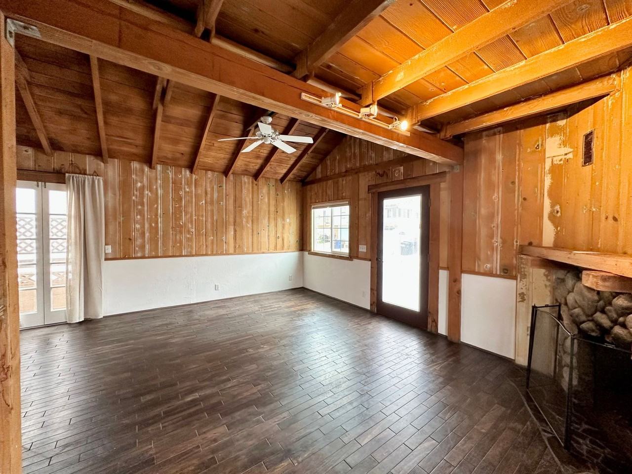 241 Cahuenga Dr - Photo 5 of 19