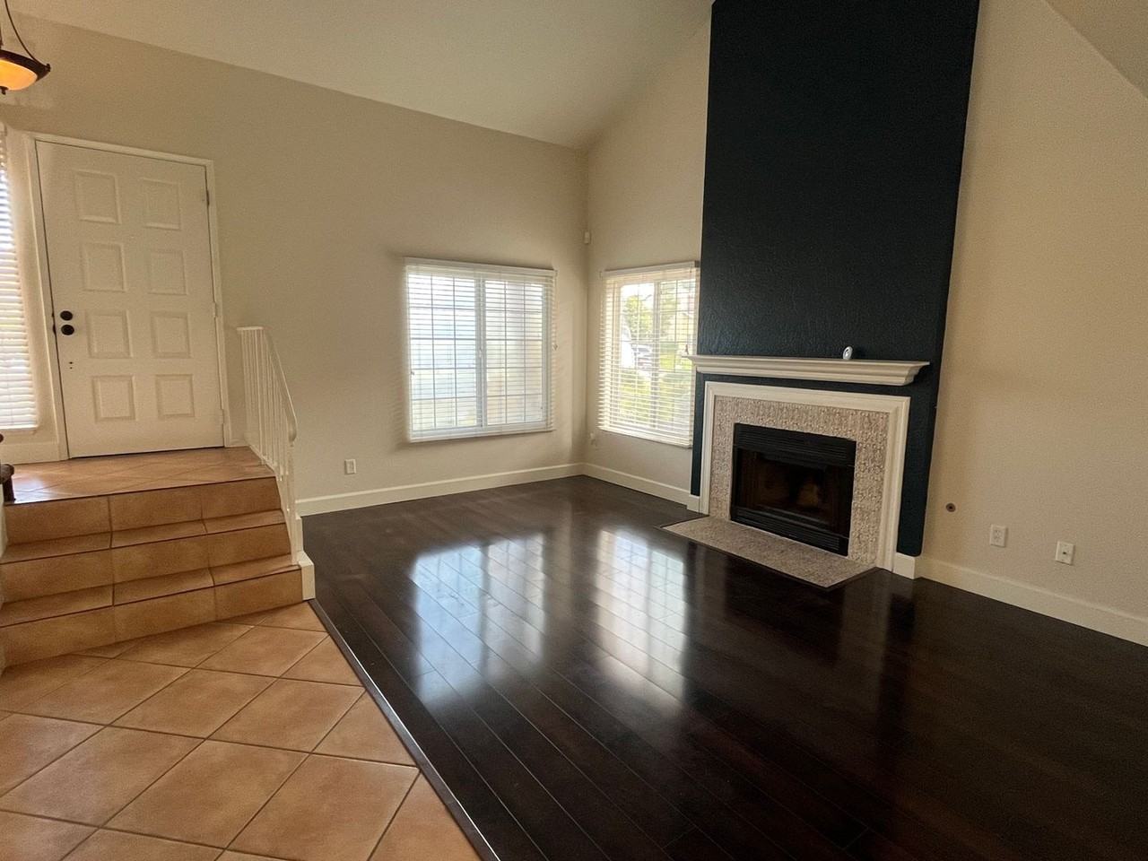 9674 Bundy Dr - Photo 3 of 31