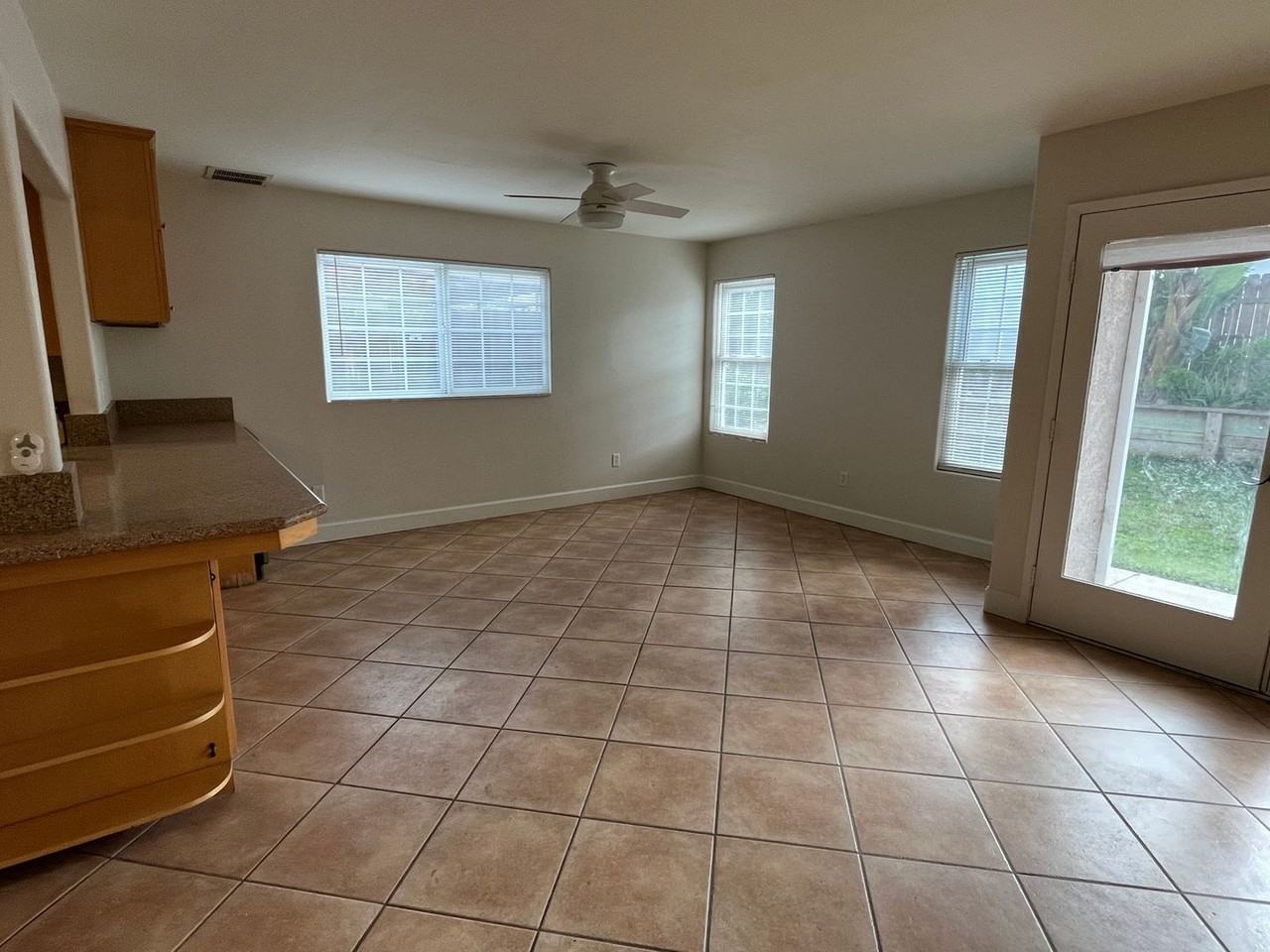 9674 Bundy Dr - Photo 7 of 31