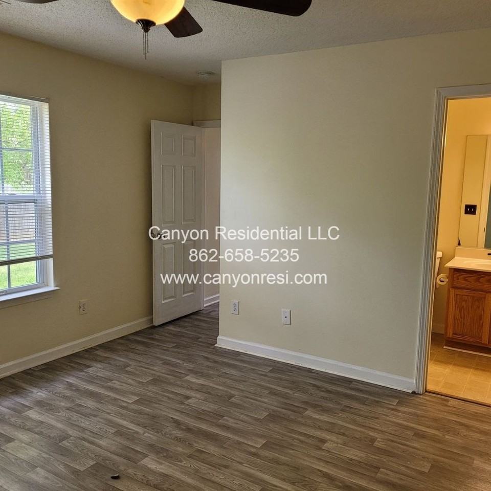 461 Bedford Knoll Dr - Photo 7 of 28