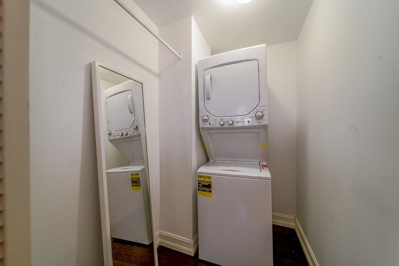 601 11th St - Photo 7 of 13