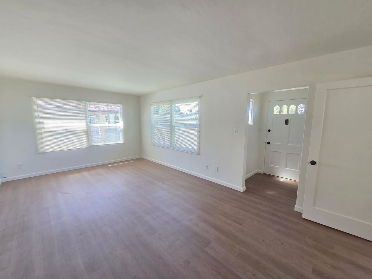 WHITN270 - Photo 3 of 18