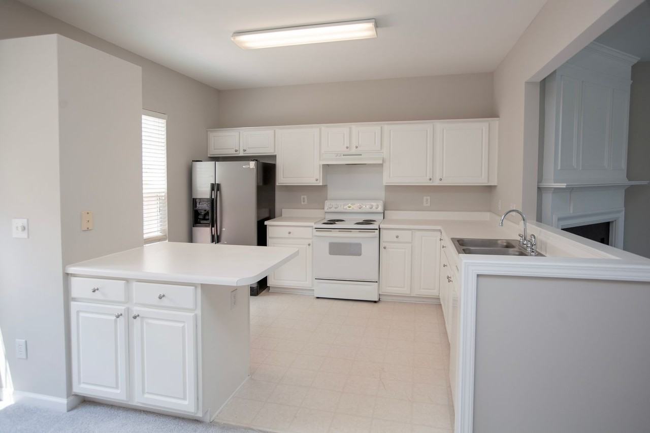 102 Chandler Chase Ct - Photo 7 of 27