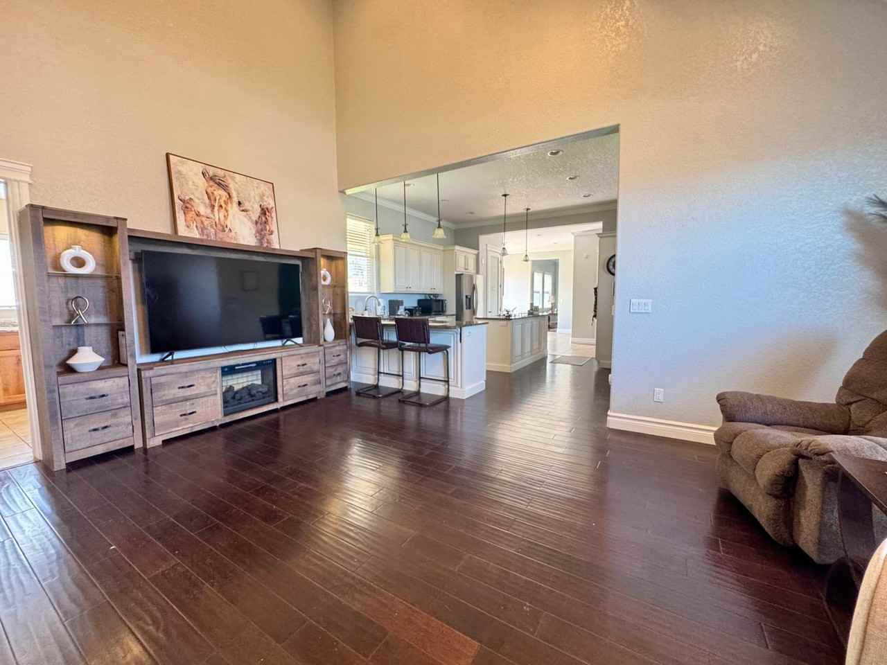 130 Ridge Dr - Photo 4 of 36