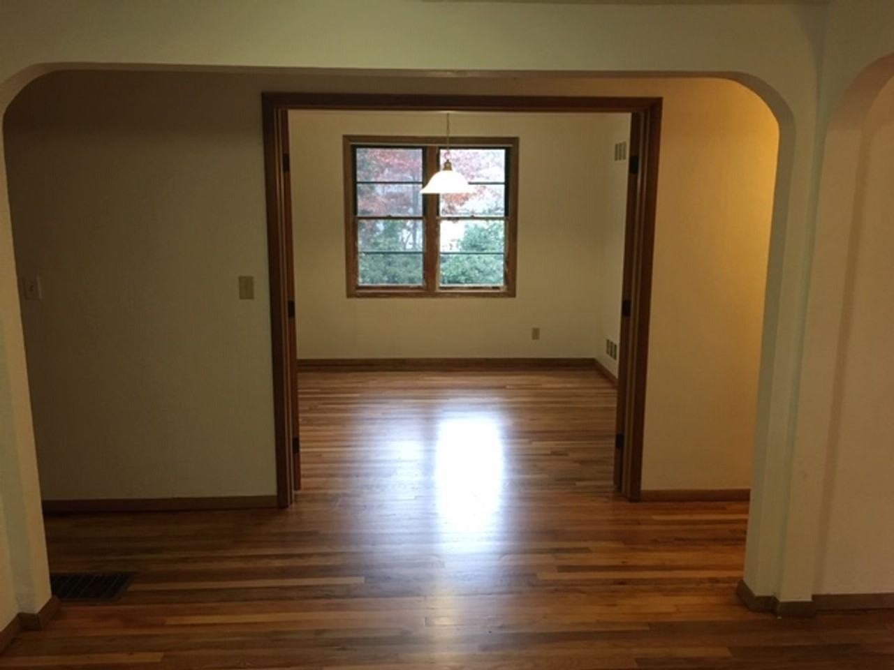 905 Nw 33rd St - Photo 3 of 32