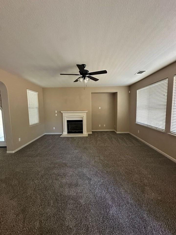 1875 Addison Dr - Photo 6 of 9