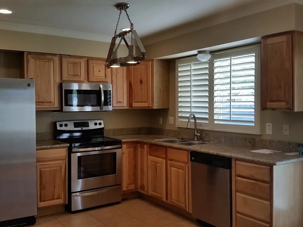 303 W Scott Ave - Photo 2 of 10