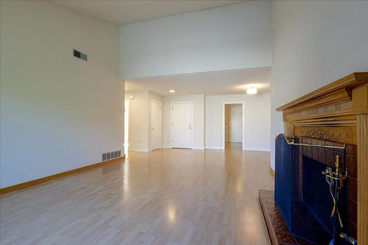 130 Mission Dr - Photo 5 of 50