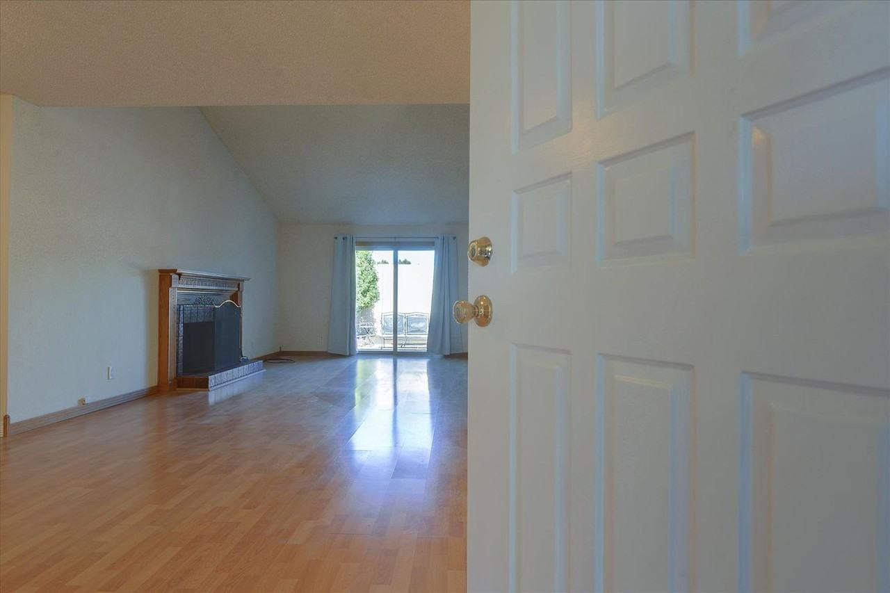 130 Mission Dr - Photo 6 of 50