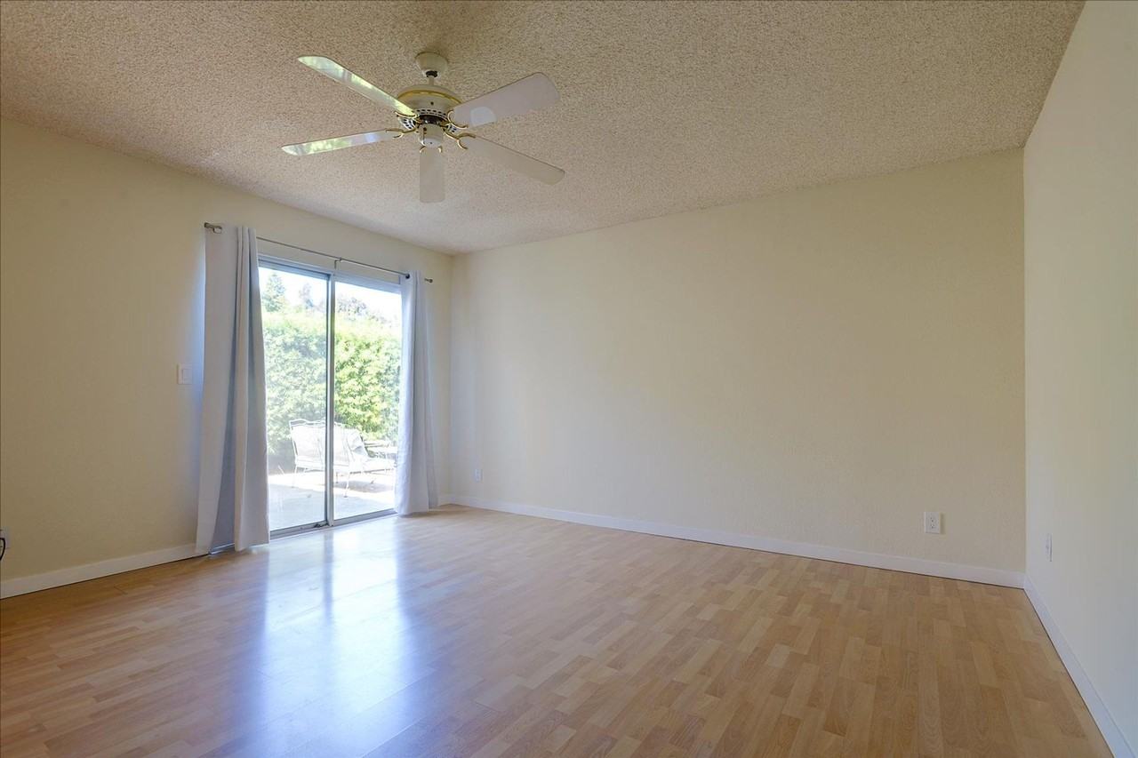 130 Mission Dr - Photo 7 of 50