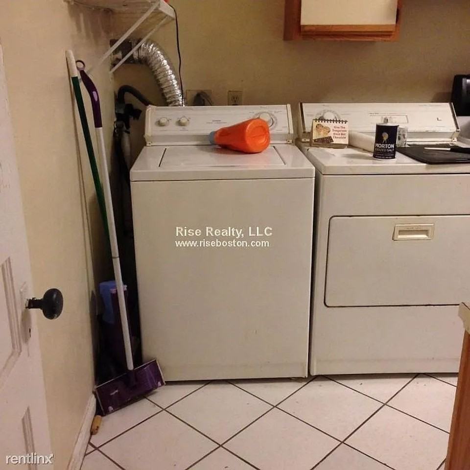 1885 Beacon St - Photo 5 of 16