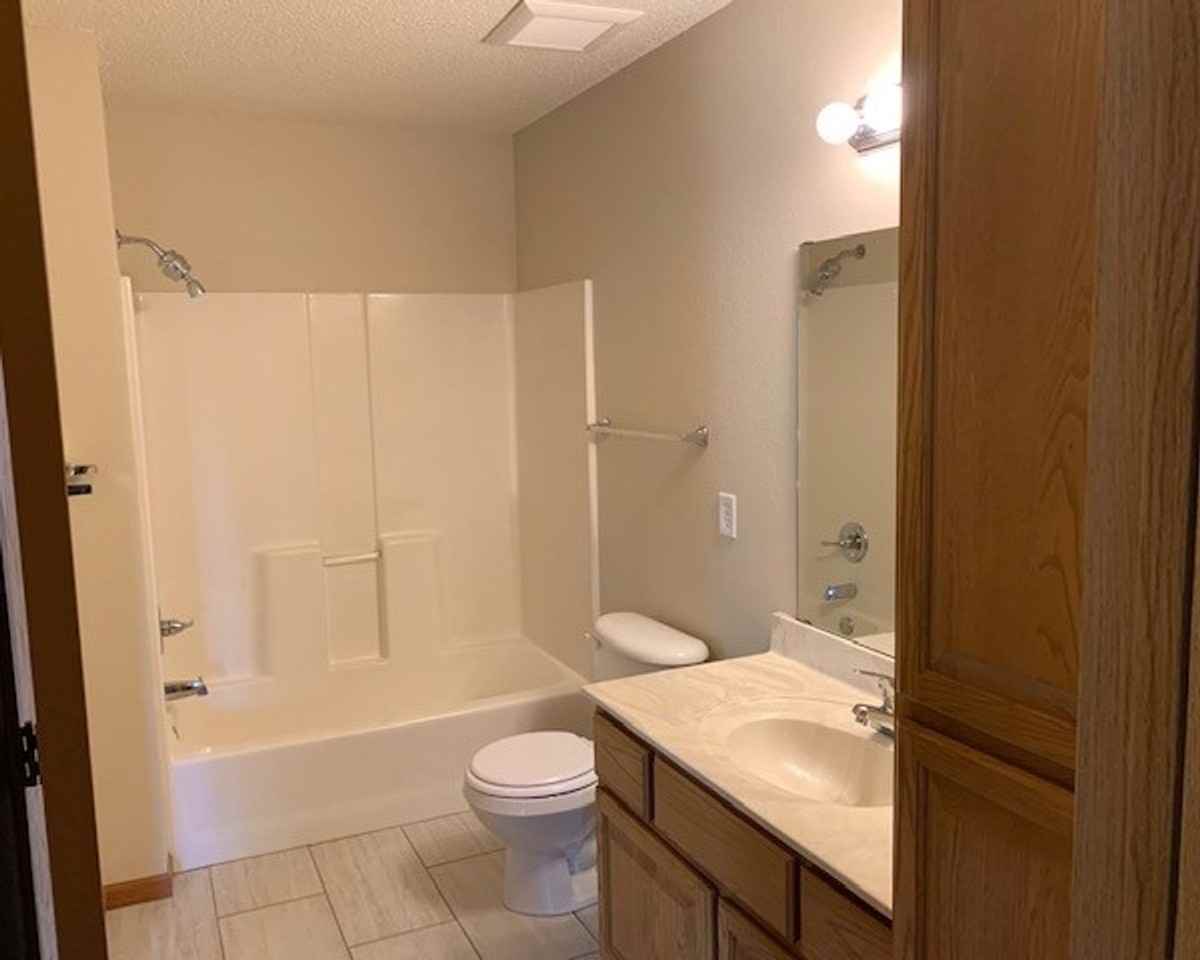 24 Bridgewater Trl - Photo 6 of 9