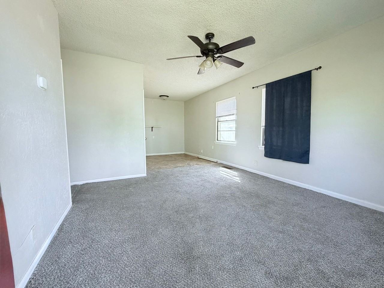 1519 E Evanston St - Photo 2 of 7