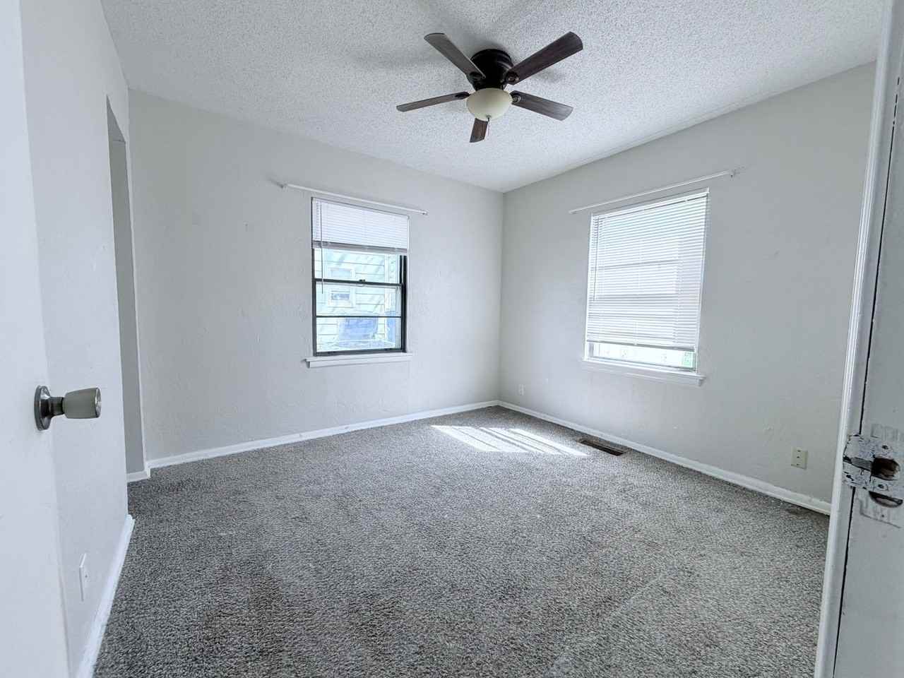 1519 E Evanston St - Photo 6 of 7