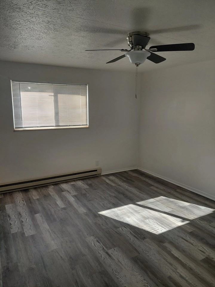 350 Vista Dr #1 - Photo 4 of 20