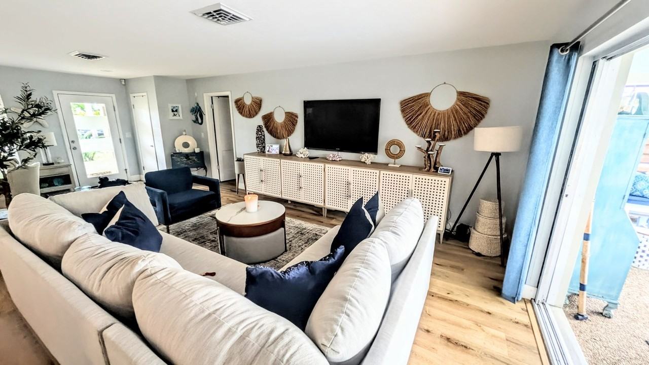 7477 Mariana Dr - Photo 6 of 36