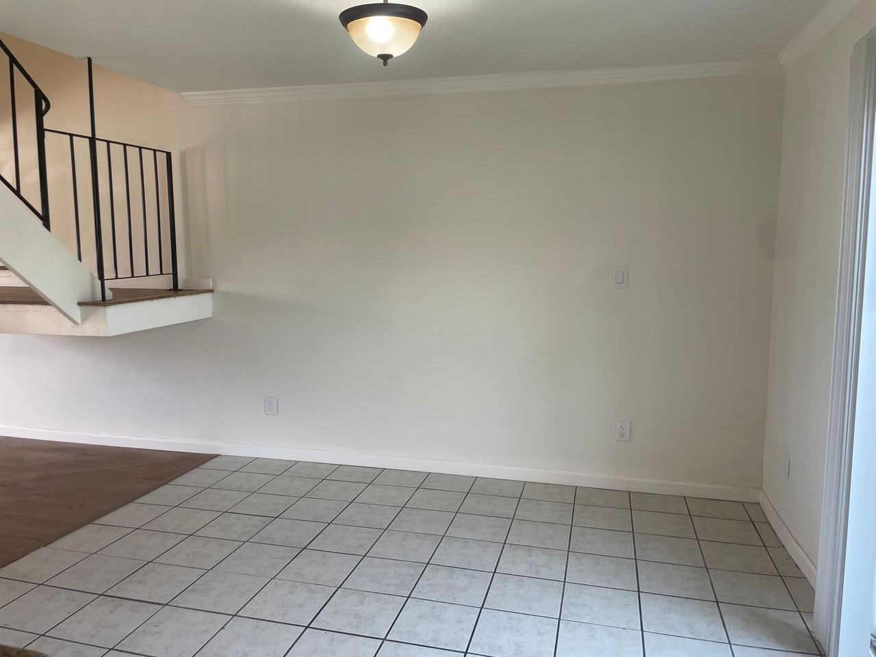 4066 Weymouth Ln - Photo 7 of 34