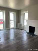 featured image of 1046 W Walnut St