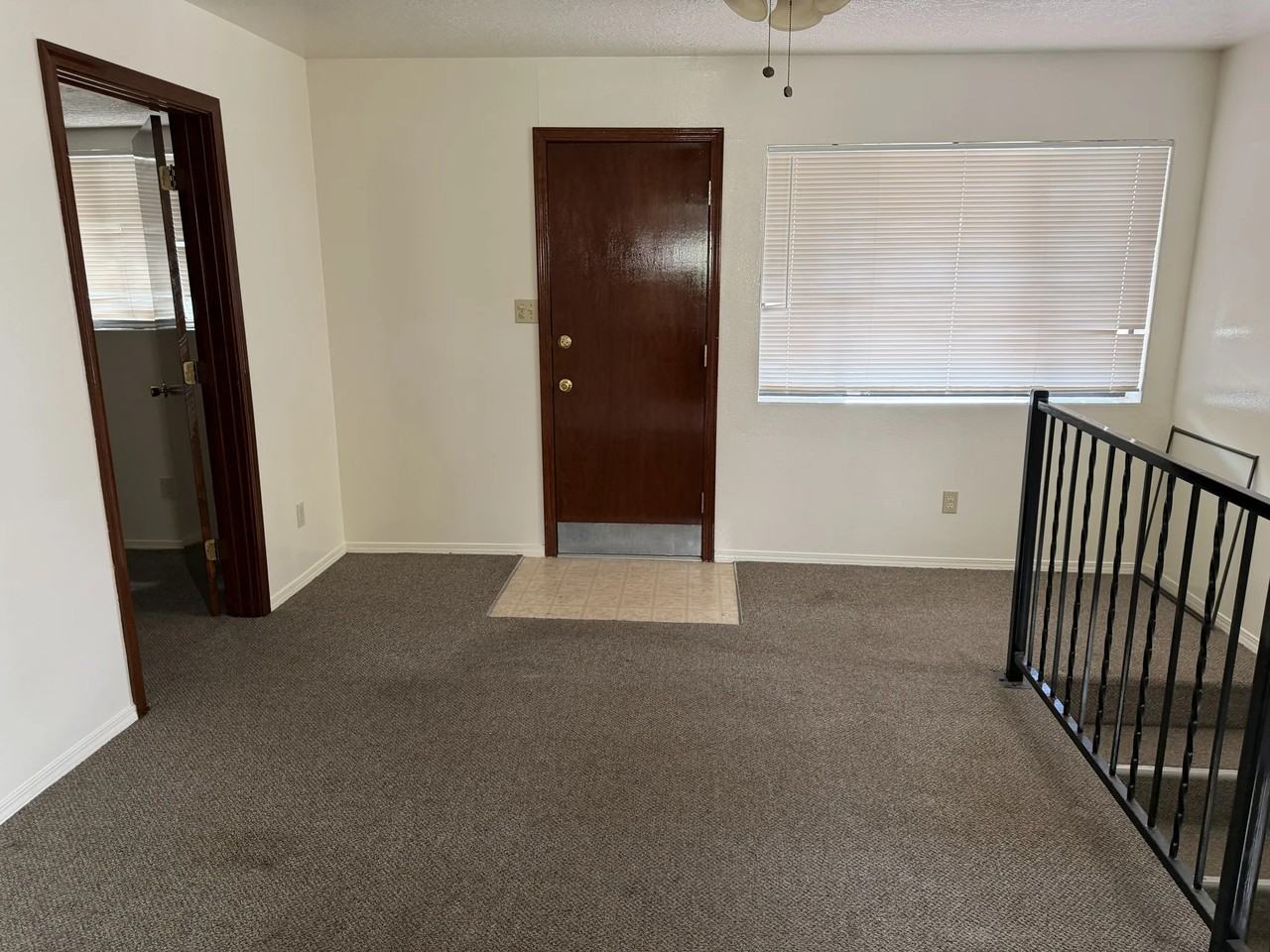 213 Pershing Ave - Photo 5 of 10