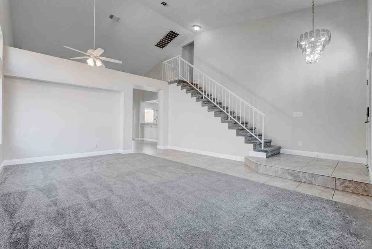 26 Fantasia Ln - Photo 3 of 50