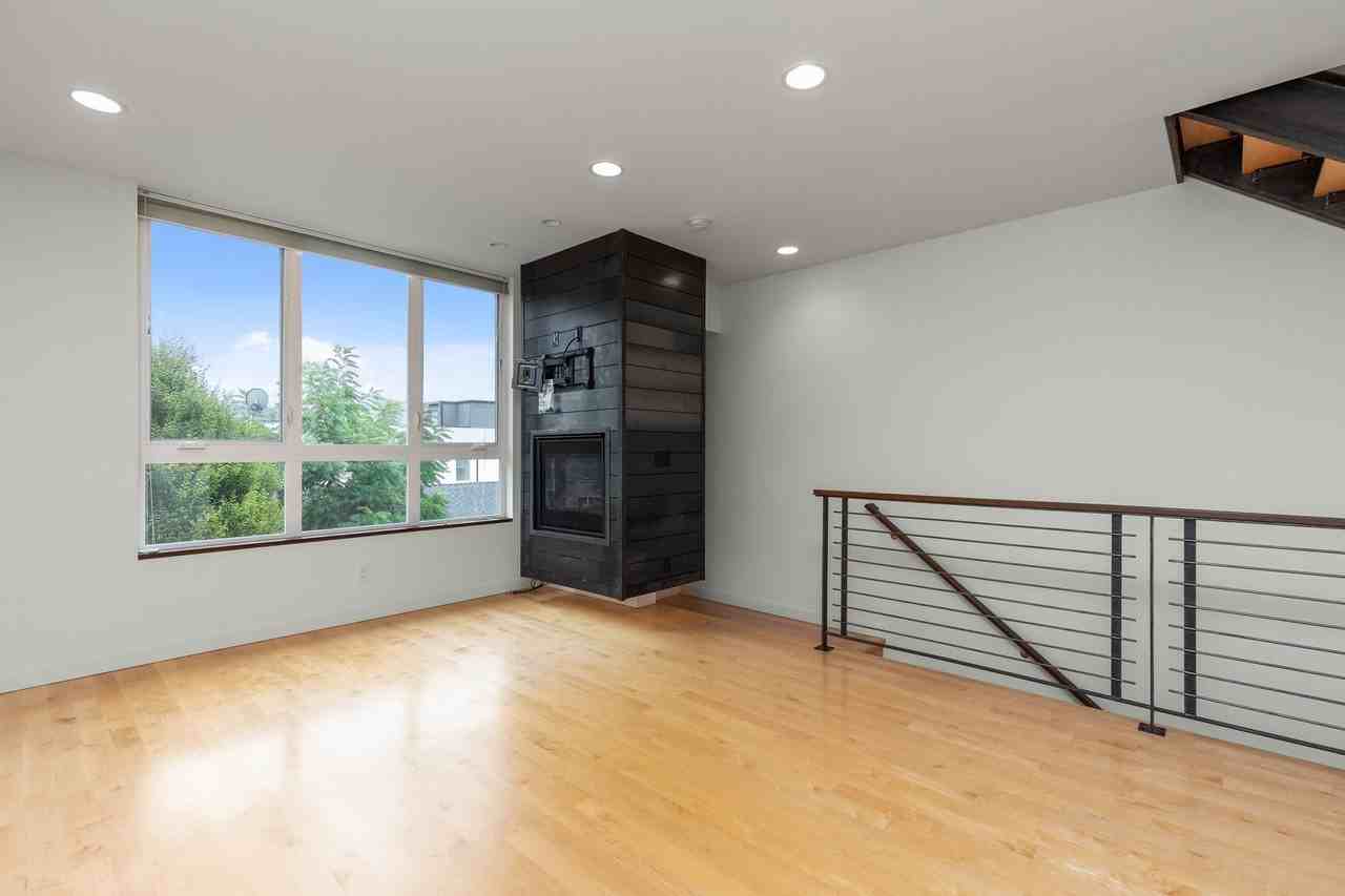 3410 22nd Ave W - Photo 3 of 39