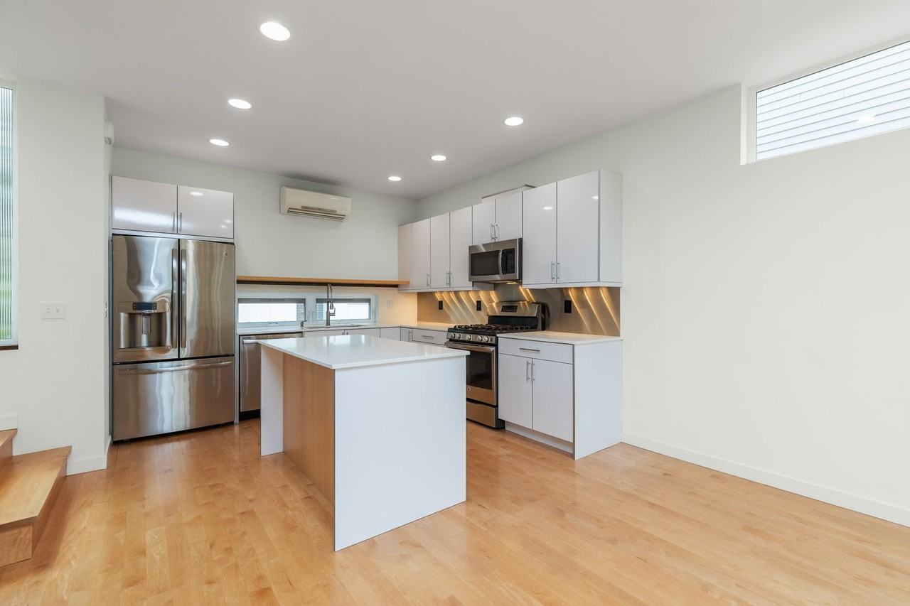 3410 22nd Ave W - Photo 6 of 39