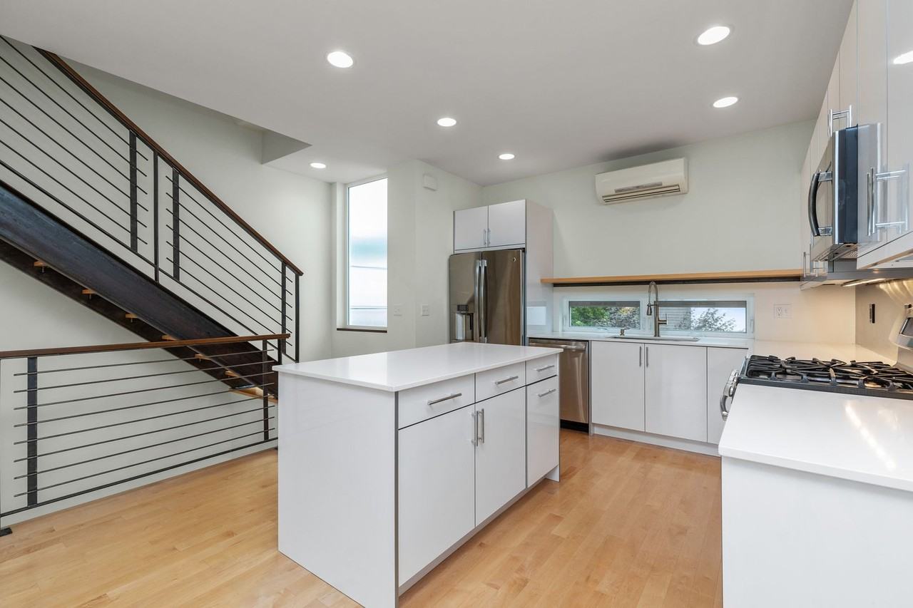 3410 22nd Ave W - Photo 7 of 39