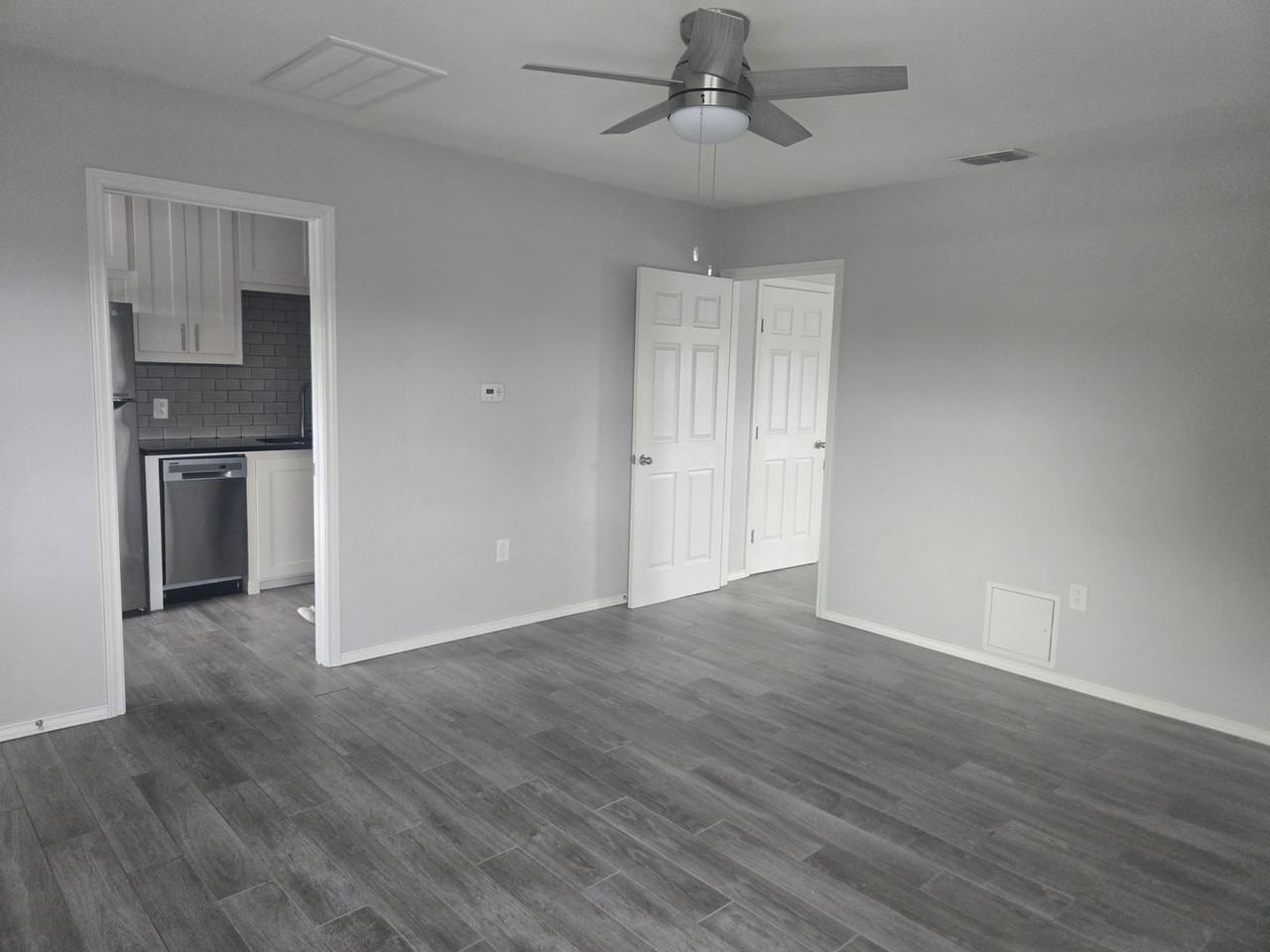 3015 Bryant Irvin Rd #205 - Photo 5 of 12