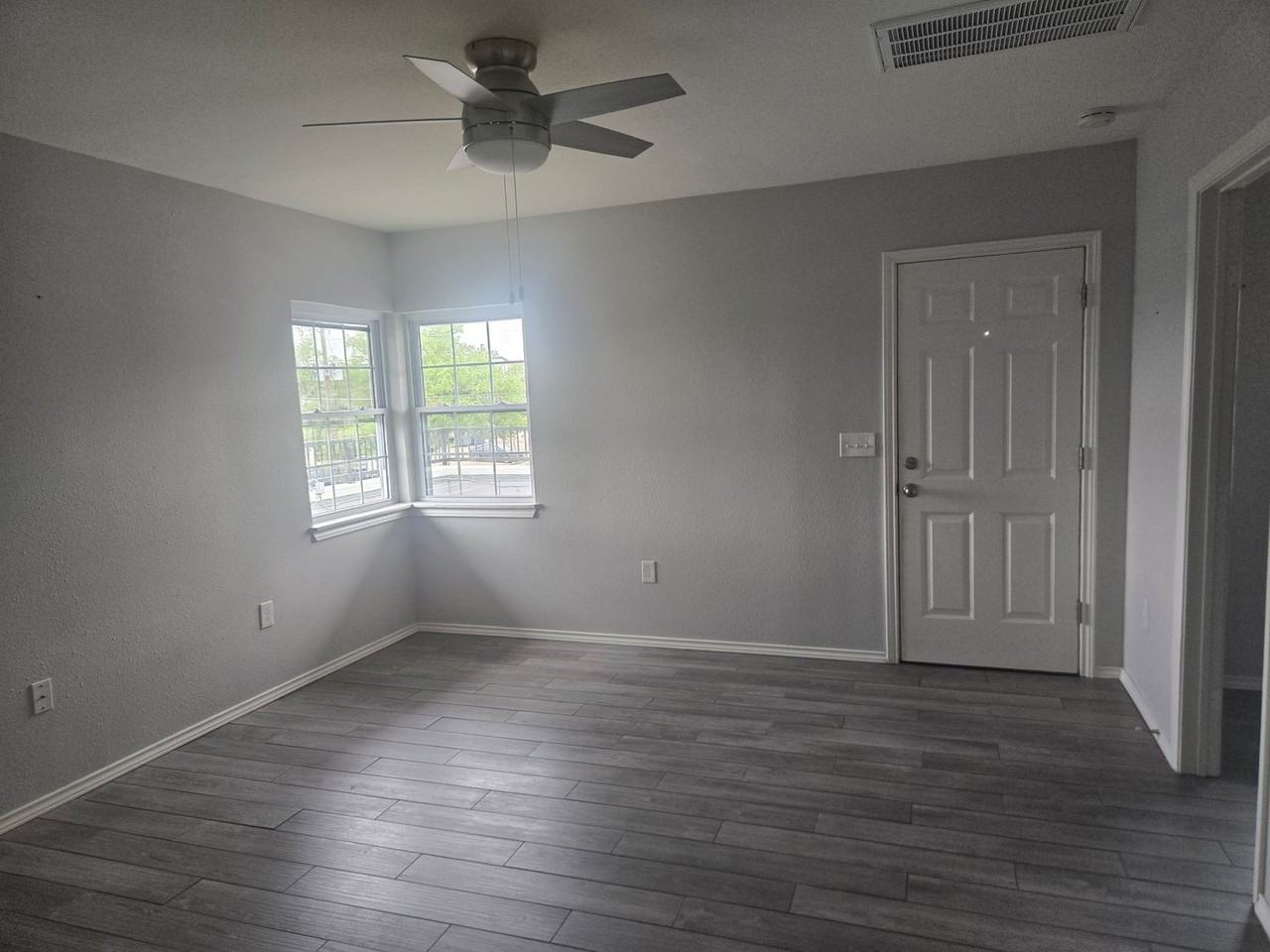 3015 Bryant Irvin Rd #205 - Photo 6 of 12